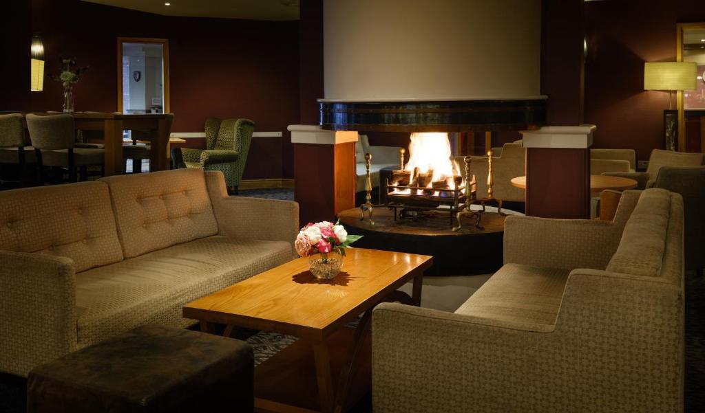 Delta Hotels By Marriott Warwick Warwick  Exterior foto
