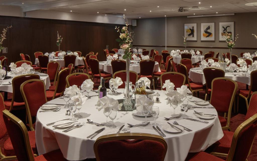 Delta Hotels By Marriott Warwick Warwick  Exterior foto
